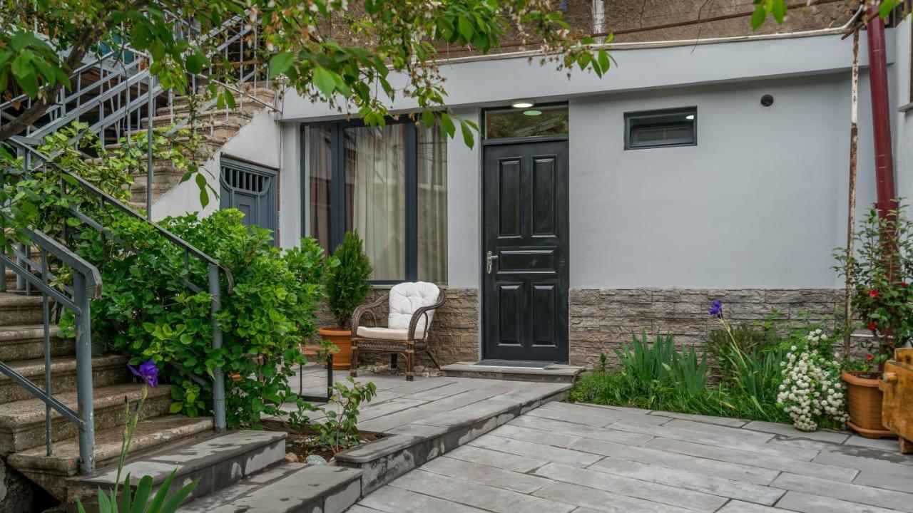 Sololaky Wall Tbilisi Exterior photo
